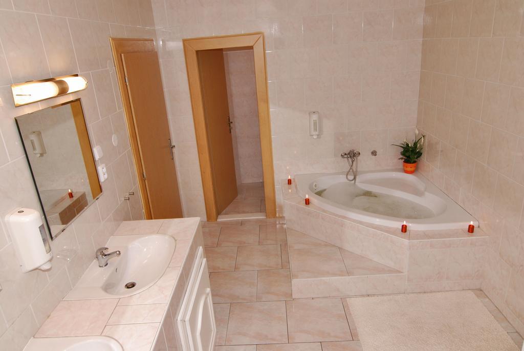 Apartmany Chodov Prague Room photo